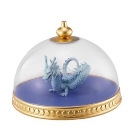 Figura ichibansho domina o modelo de observação acima das nuvens de shenron